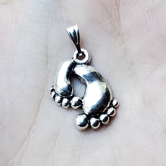 Jewelry - NWOT Little Feet Charm